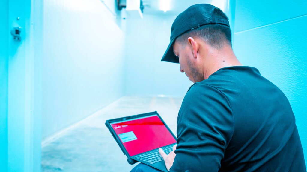 energy management: Real-Time monitoring Dynamiq energy management services. Real-Time Monitoring