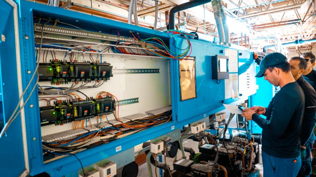 WhatsApp-Image-2024-04-14-at-18.06.49 Dynamiq team preparing the equipment for commissioning